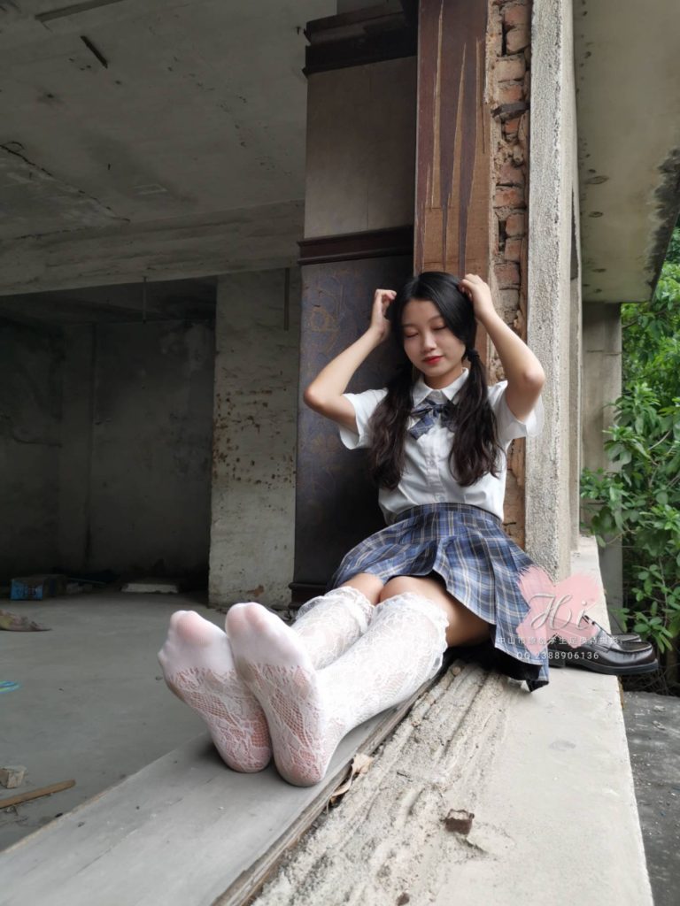图片[2]-蕾丝袜JK少女，甜酷又吸睛-桃雾阁
