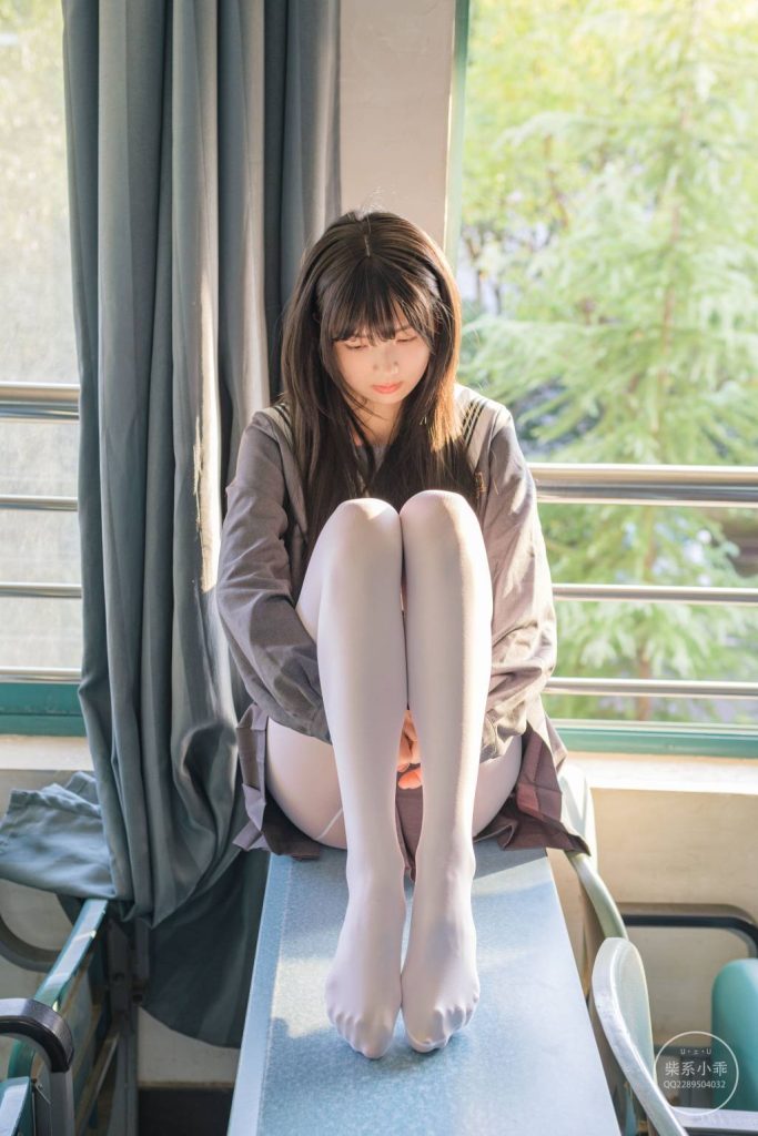 图片[3]- 水手服白丝少女，纯欲感拉满-桃雾阁
