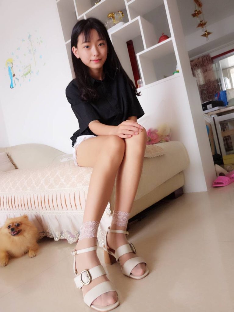 图片[2]-黑衫白袜少女，温柔又元气-桃雾阁