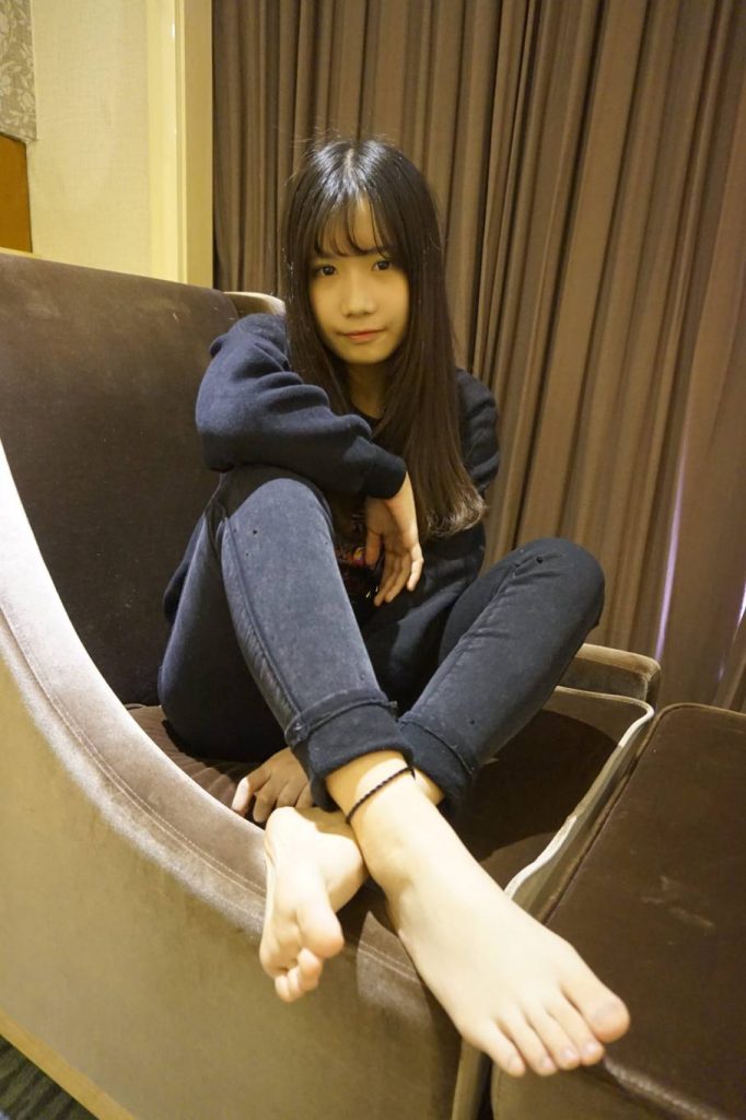 图片[2]-黑休闲装少女，清冷又温柔。-桃雾阁