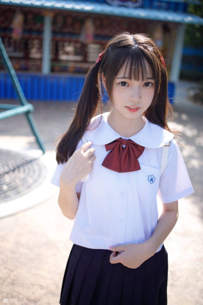 图片[1]-JK制服双马尾少女，青春感拉满。-桃雾阁