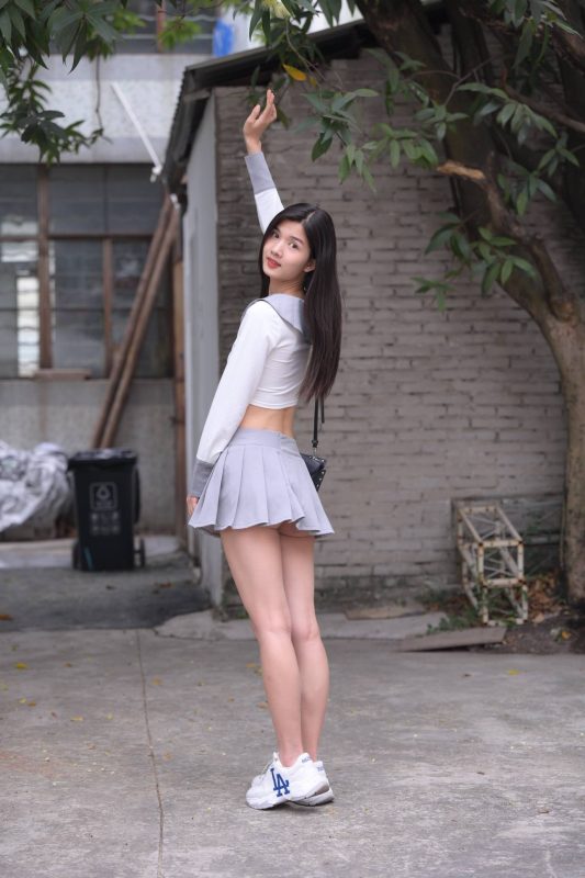  水手百褶裙少女，元气青春感满满-桃雾阁